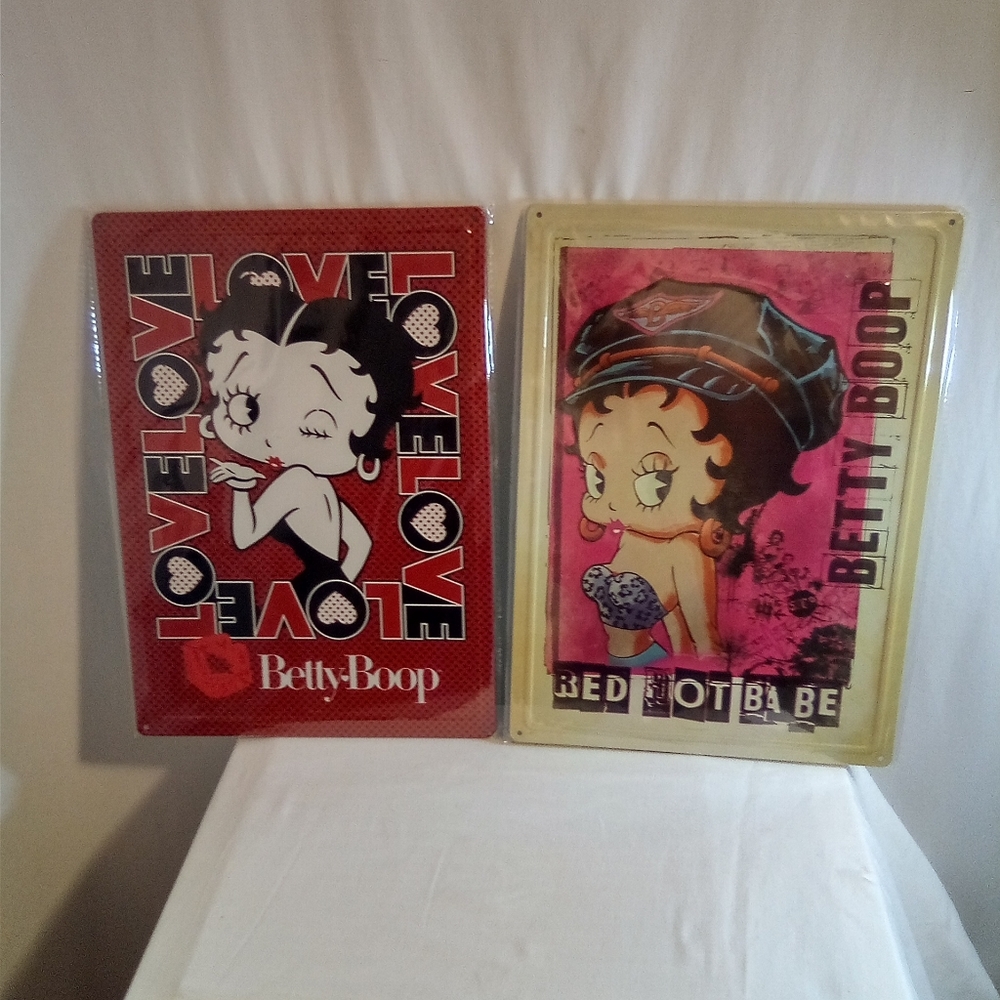 Pair of Betty Boop Metal Signs . 17"x12" . New in Plastic